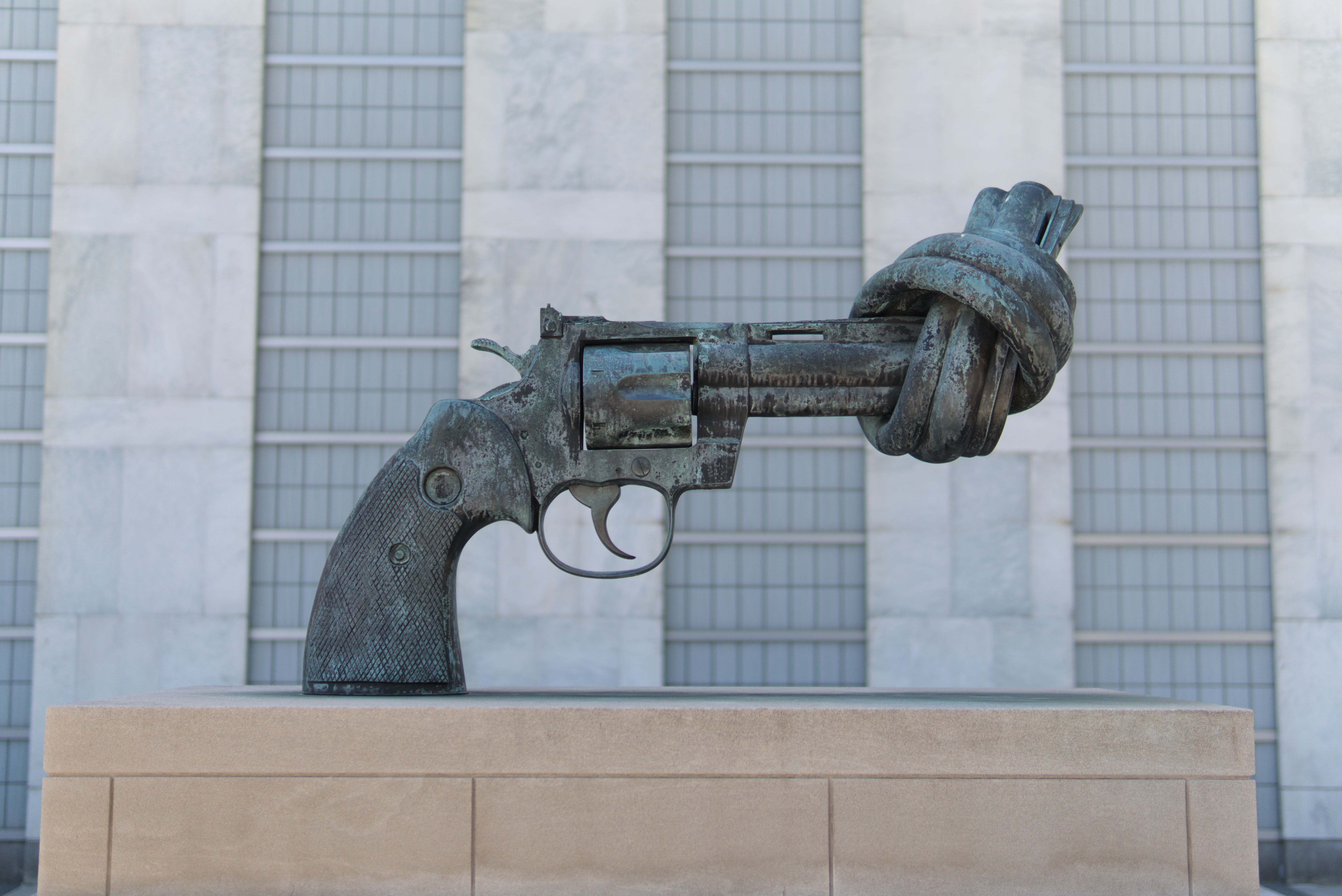 Reuterswärd, Carl Fredrik_Non-Violence