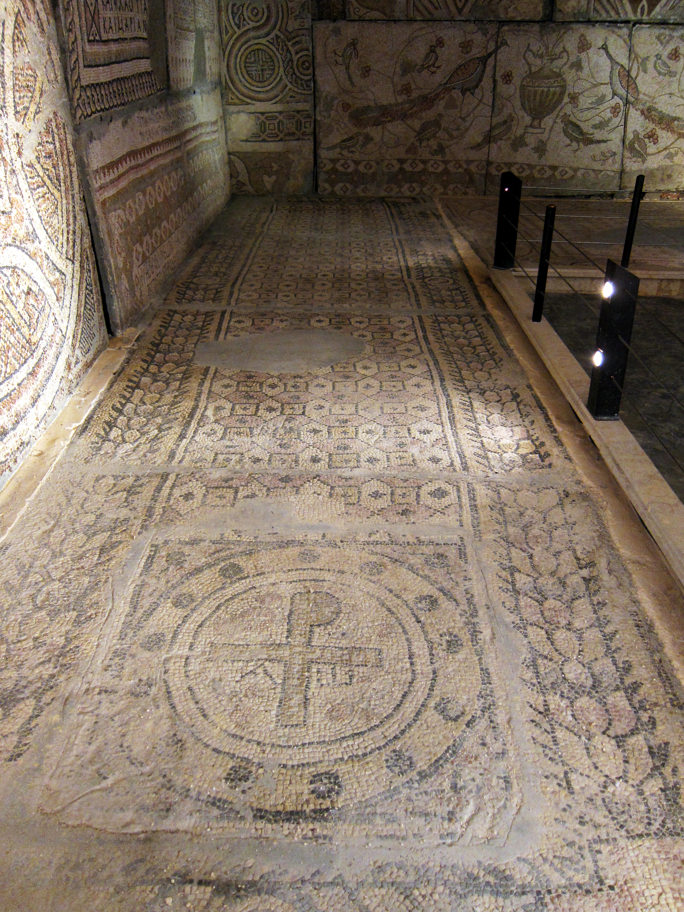 Tell Aar church mosaics