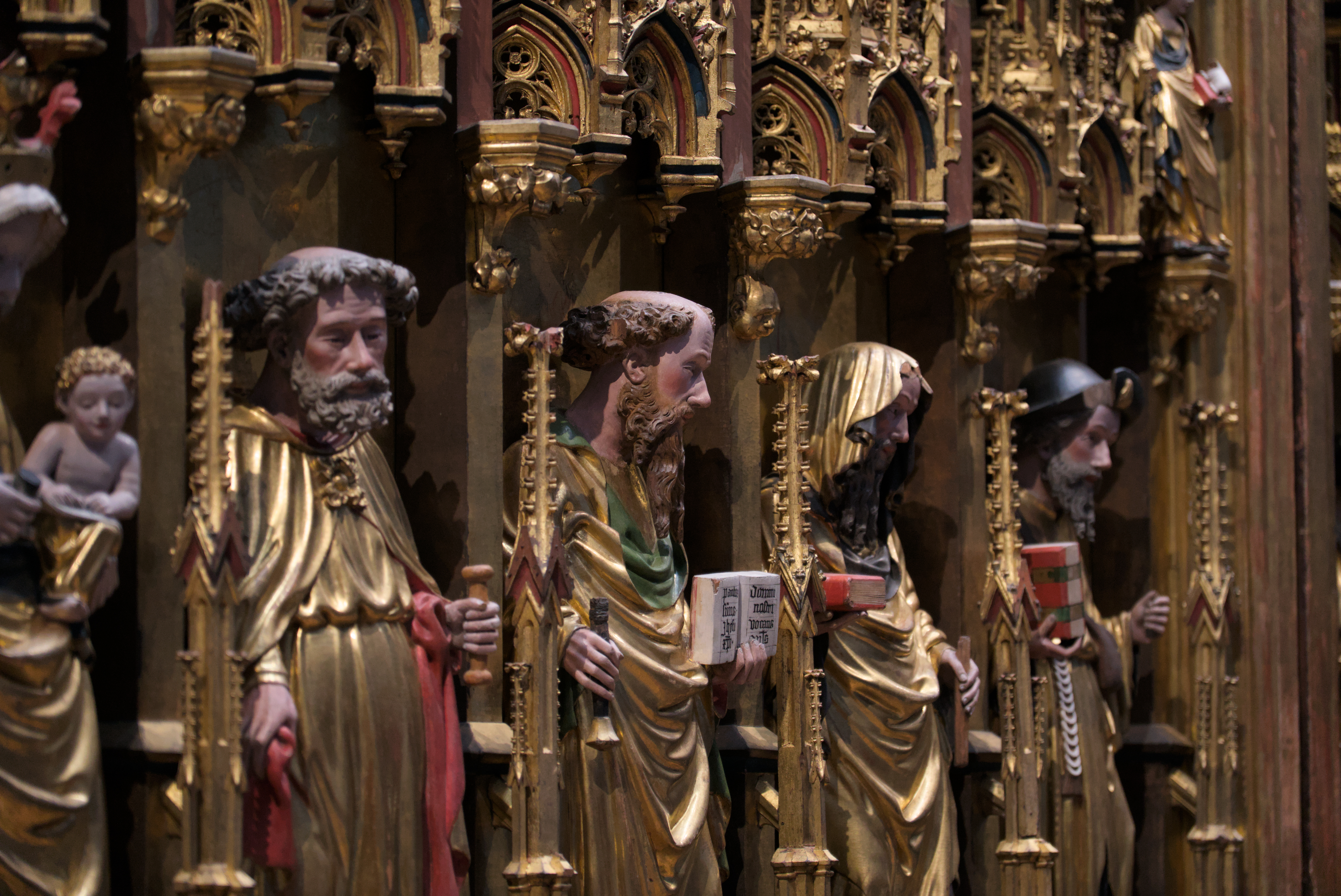 Saints' sculptures (detail)